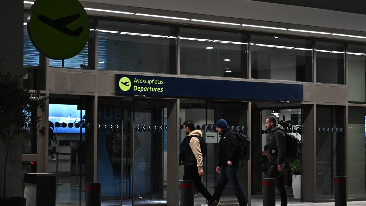 Κλειστά από σήμερα τα αεροδρόμια Κέρκυρας και Σαντορίνης λόγω εργασιών