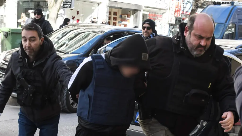 Ξυλοκόπησαν στις φυλακές τον 16χρονο που σκότωσε τον 17χρονο στις Σέρρες – Τον μαστίγωσαν με ηλεκτρικό καλώδιο