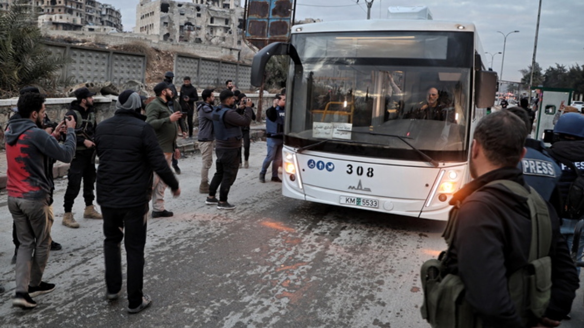 Συρία: Εγκαταλείπουν το Χαλέπι οι τελευταίοι κούρδοι μαχητές