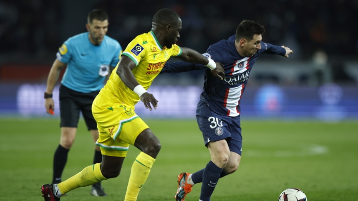 Στην Αθήνα ο Σισοκό – Περνάει από εξετάσεις και υπογράφει στο «τριφύλλι» για 6+12 μήνες