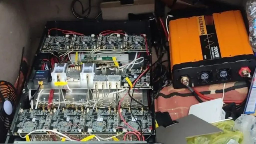 Σπάτα: Κινέζοι χάκερ χρέωναν τραπεζικούς λογαριασμούς Ελλήνων με τη μέθοδο «SMS blaster» – Πώς έγιναν αντιληπτοί