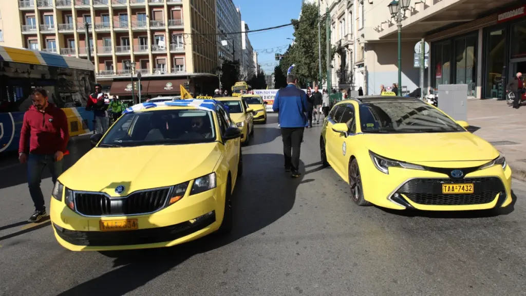 Νέα 48ωρη απεργία στις 20 Ιανουαρίου σχεδιάζουν οι οδηγοί ταξί