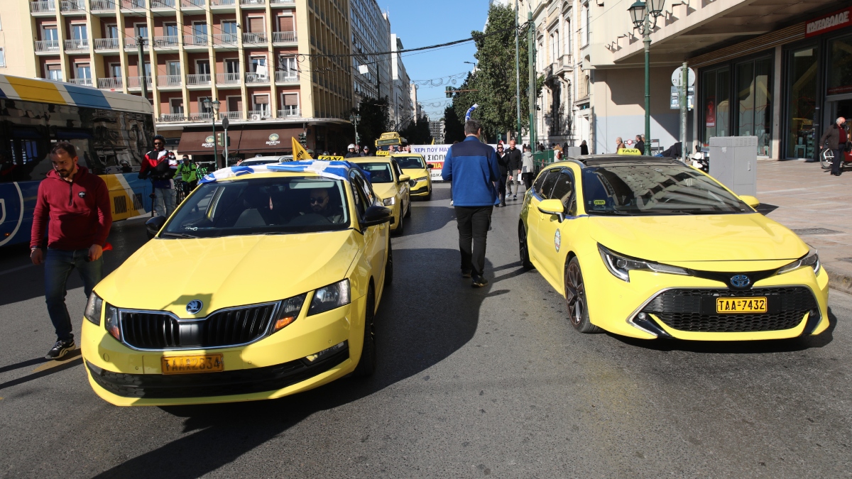 Νέα 48ωρη απεργία στις 20 Ιανουαρίου σχεδιάζουν οι οδηγοί ταξί