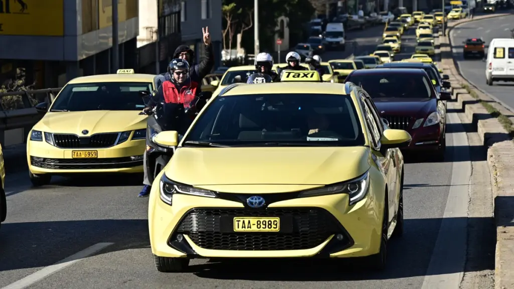 Άρχισε από σήμερα η τριήμερη απεργία των ταξί στην Αττική – Στο πλάνο κινητοποιήσεις διαρκείας
