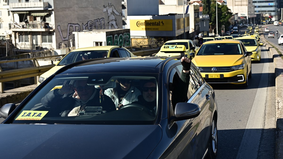 Παρατείνεται η απεργία των ταξί μέχρι την Πέμπτη (14/1) στην Αθήνα – Για κινητοποιήσεις διαρκείας προειδοποιούν οι οδηγοί της Θεσσαλονίκης
