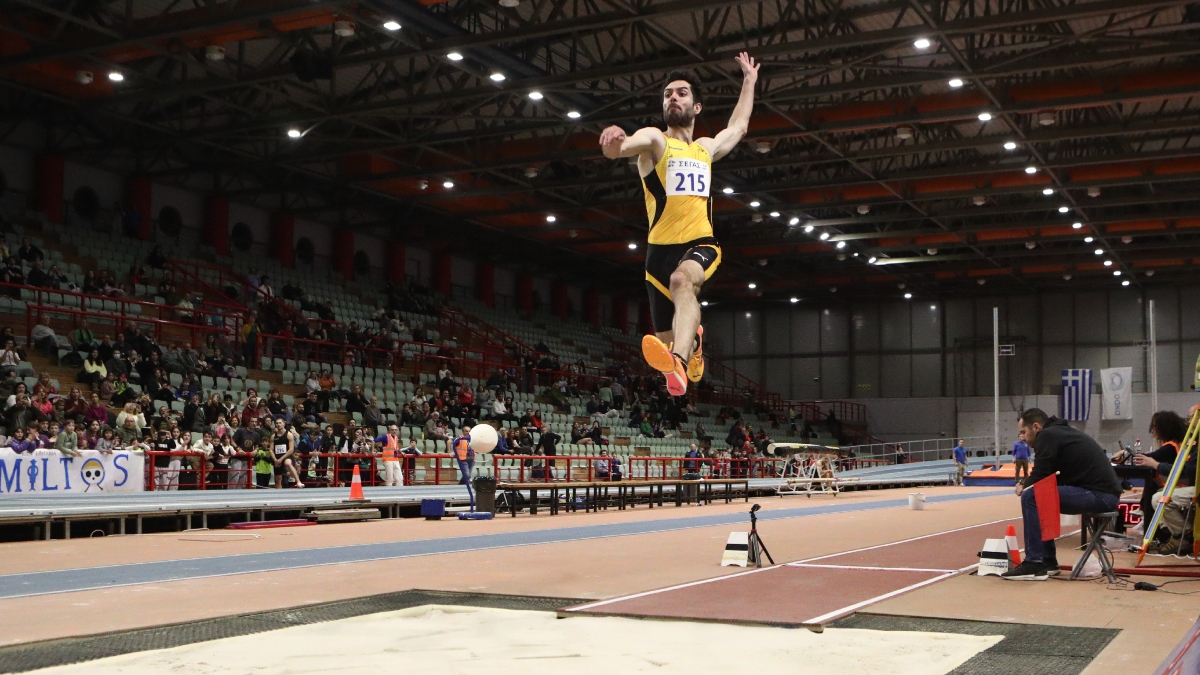 Μίλτος Τεντόγλου: «Ποδαρικό» με άλμα στα 8,25 μέτρα