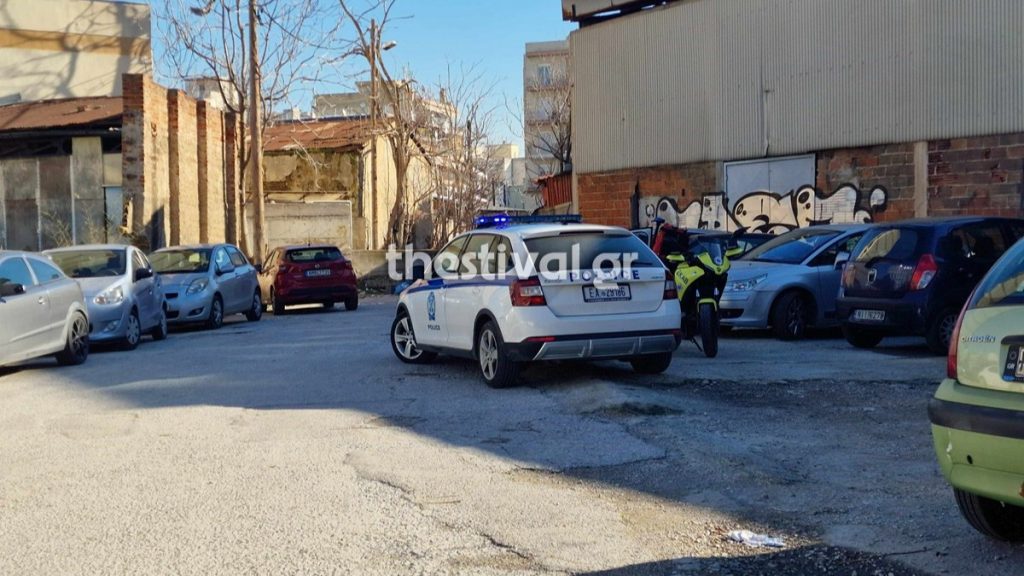 Θεσσαλονίκη: Θρίλερ με σορό άνδρα που βρέθηκε κοντά σε εμπορικό κέντρο
