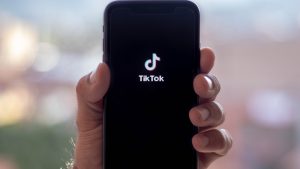 Ο κυβερνήτης της Καλιφόρνιας ζήτησε έρευνα για το TikTok – Το κατηγορεί για λογοκρισία περιεχομένου επικριτικού προς τον Τραμπ