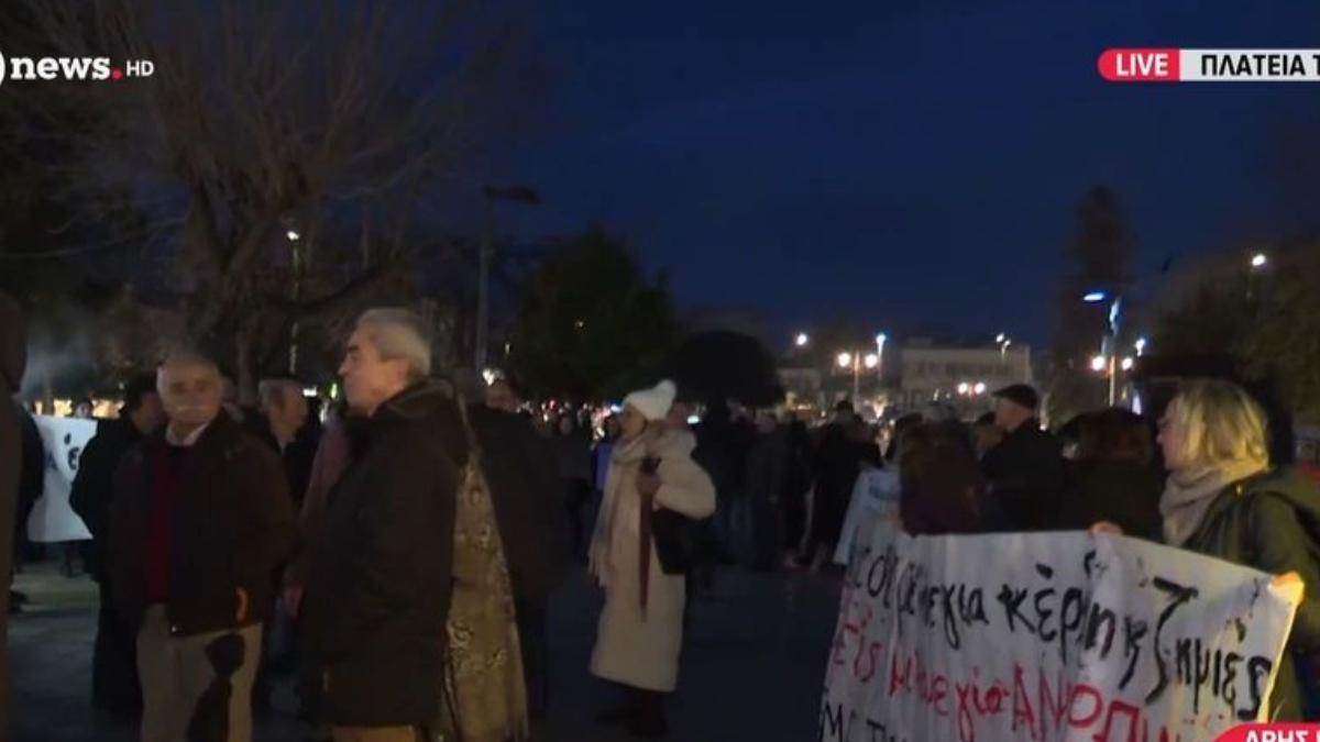 Βιολάντα: Συγκέντρωση διαμαρτυρίας στα Τρίκαλα μετά τη φονική έκρηξη στο εργοστάσιο (Βίντεο)