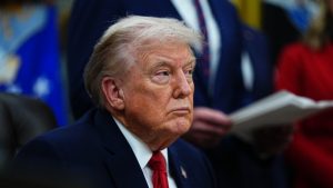 Νέες απειλές Τραμπ: «Στέλνω τεράστια αρμάδα στο Ιράν – Ακόμη μεγαλύτερη από της Βενεζουέλας, θα δούμε τι θα συμβεί»