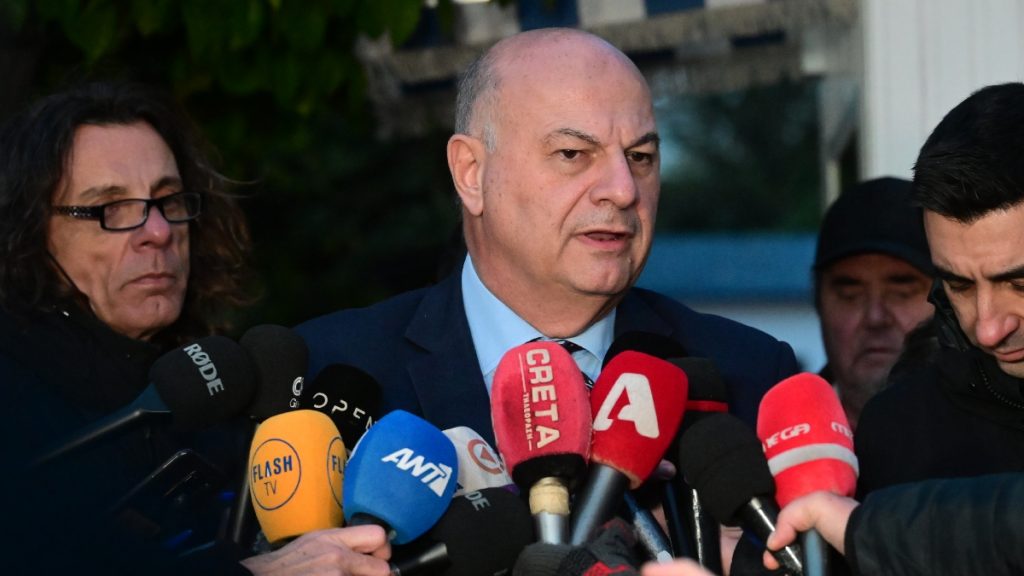 Ολοκληρώθηκε μετά από τέσσερις ώρες η συνάντηση του Πρωθυπουργού με τους αγρότες – Τσιάρας: «Καλή και παραγωγική η συζήτηση»