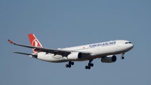 Αναγκαστική προσγείωση αεροπλάνου της Turkish Airlines μετά από απειλή για βόμβα