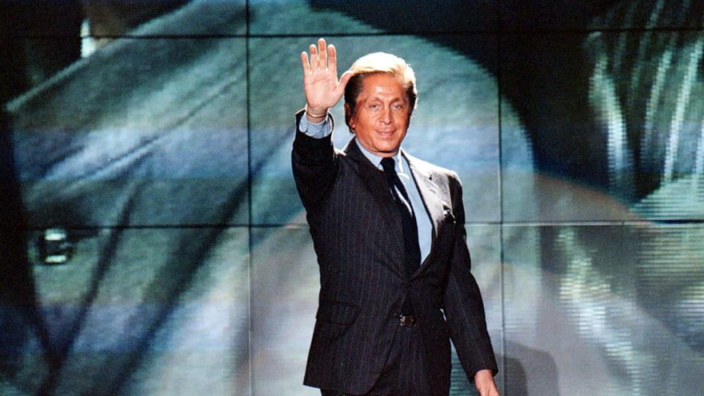 Βαλεντίνο: Οι σταρ αποχαιρετούν τον «αυτοκράτορα» της μόδας – Οι αναρτήσεις τους