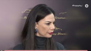 Εύη Βατίδου: Eνοχλημένη με ερώτηση δημοσιογράφου on camera – «Ήταν αστείο που με ρώτησες;»