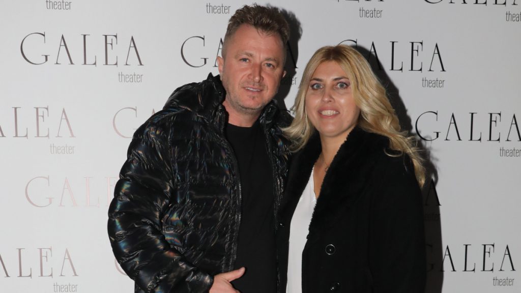 Γιώργος Βελισσάρης: Έγινε παππούς για πρώτη φορά – Γέννησε η κόρη του τραγουδιστή, Δώρα (pics)