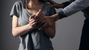 Η Σιωπή Σκοτώνει: Η αλήθεια για τη βία κατά των γυναικών στην Ελλάδα