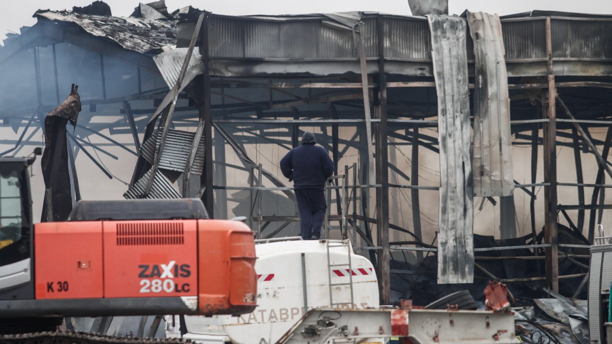 Βιολάντα: Αναφορές ότι εντοπίστηκε και η πέμπτη σορός μετά την έκρηξη στο εργοστάσιο – Θα ξεκαθαρίσουν όλα μέσω της εξέτασης DNA