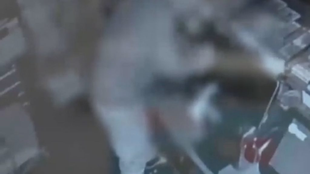 Χανιά: Ληστής “μπούκαρε” σε πρακτορείο τυχερών παιχνιδιών και άρπαξε 1.200 ευρώ – Δείτε βίντεο-ντοκουμέντο