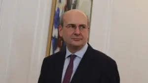 Χατζηδάκης: “Η στήριξη θα συνεχιστεί όσο υπάρχει πρόβλημα στην αγορά ενέργειας”