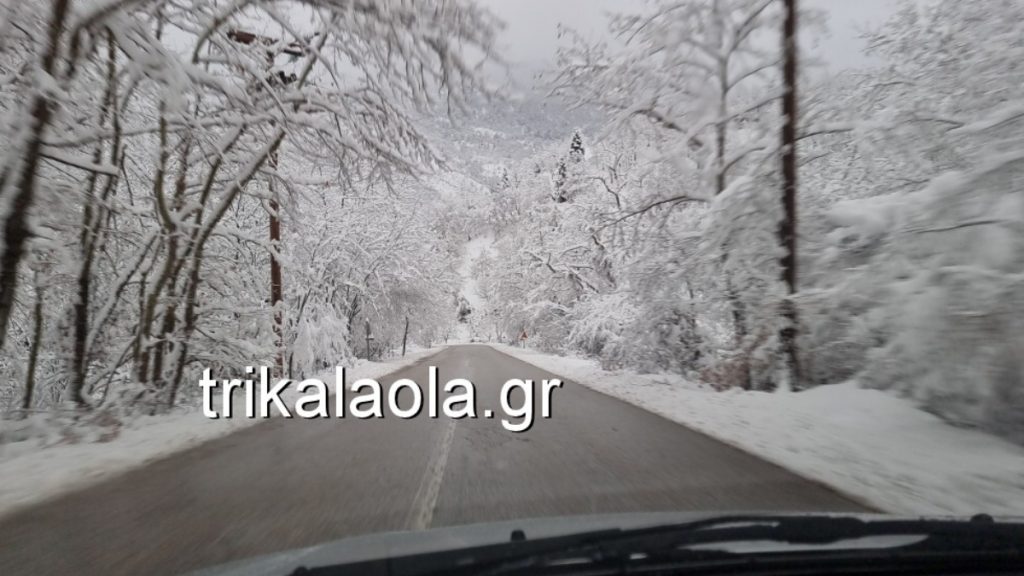 Τρίκαλα: Ξεπέρασε το μισό μέτρο το ύψος του χιονιού στα ορεινά – Ανοιχτοί οι δρόμοι
