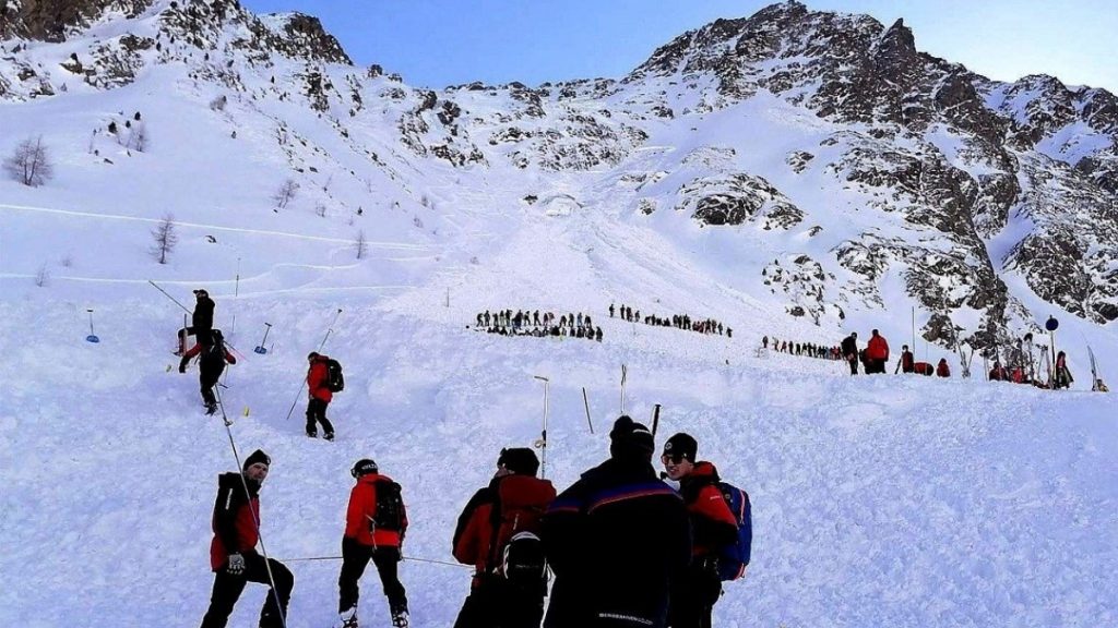 Τραγωδία στις Άλπεις: Οκτώ νεκροί εξαιτίας χιονοστιβάδων μέσα σε 24 ώρες – «Παρά τις προσπάθειες τα θύματα βρέθηκαν νεκρά»
