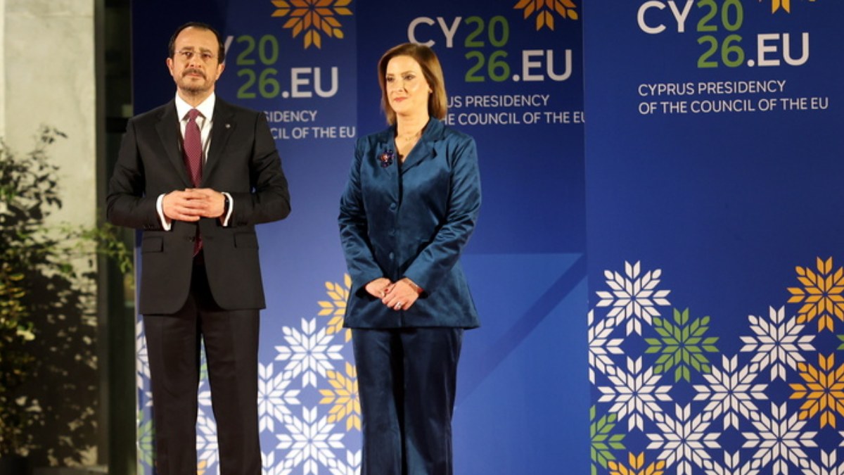 Κύπρος: Σπάει την σιωπή της η σύζυγος του Νίκου Χριστοδουλίδη μετά το επίμαχο βίντεο με τις “μίζες” – “Μας γίνεται ανελέητος πόλεμος”