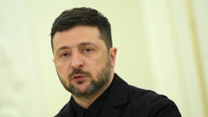 Ζελένσκι για συνάντηση με Πούτιν: “Τον προσκαλώ να έρθει στο Κίεβο αν τολμάει”