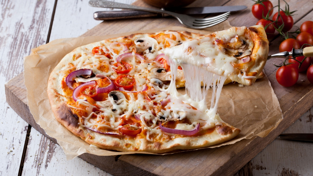 Ζώδια: Αυτά τα 3 λατρεύουν να τρώνε πίτσες – Έχουν μια ιδιαίτερη αδυναμία στην ιταλική κουζίνα