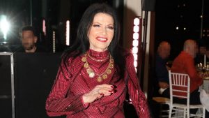 Ζωζώ Σαπουντζάκη: Πήρε εξιτήριο και αναρρώνει στο σπίτι της – «Με ρωτούσαν αν πέθανε» λέει στενή φίλη της