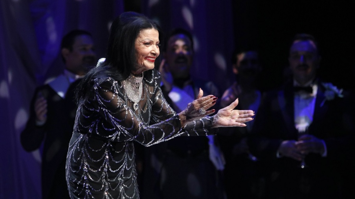 Ζωζώ Σαπουντζάκη: Νοσηλεύεται τα τελευταία 24ωρα – Τα νεότερα για την υγείας της