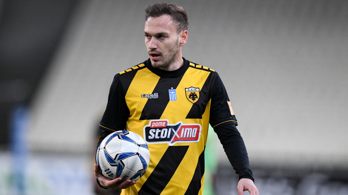 Μιχάλης Μπακάκης: Τίτλοι τέλους για τον Έλληνα αμυντικό