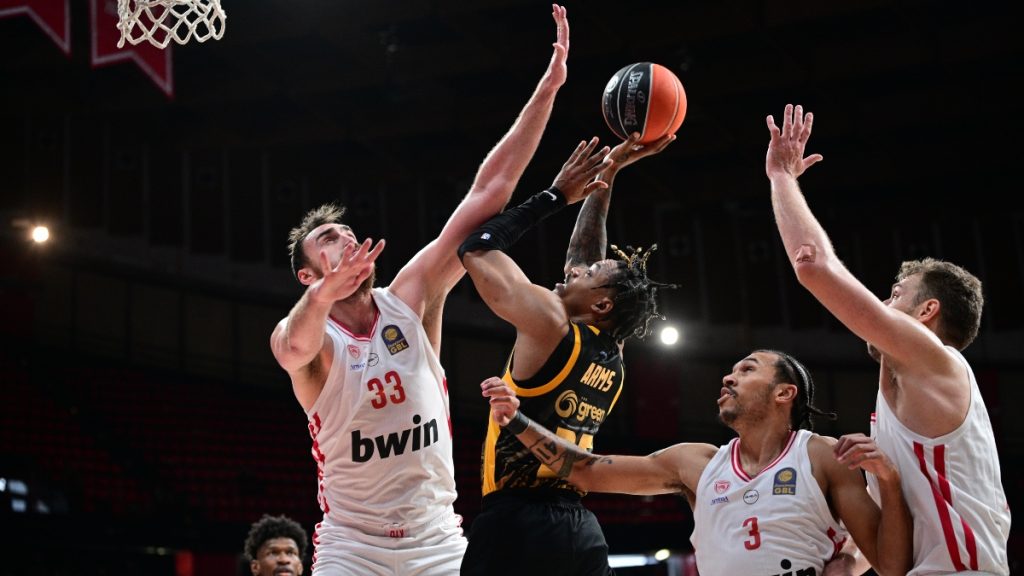 Αθλητικές Μεταδόσεις: Αυλαία στα πλέι οφ του Champions League – Ολυμπιακός και ΑΕΚ θα δώσουν «μάχη» για το Final 8 του Κυπέλλου στο μπάσκετ