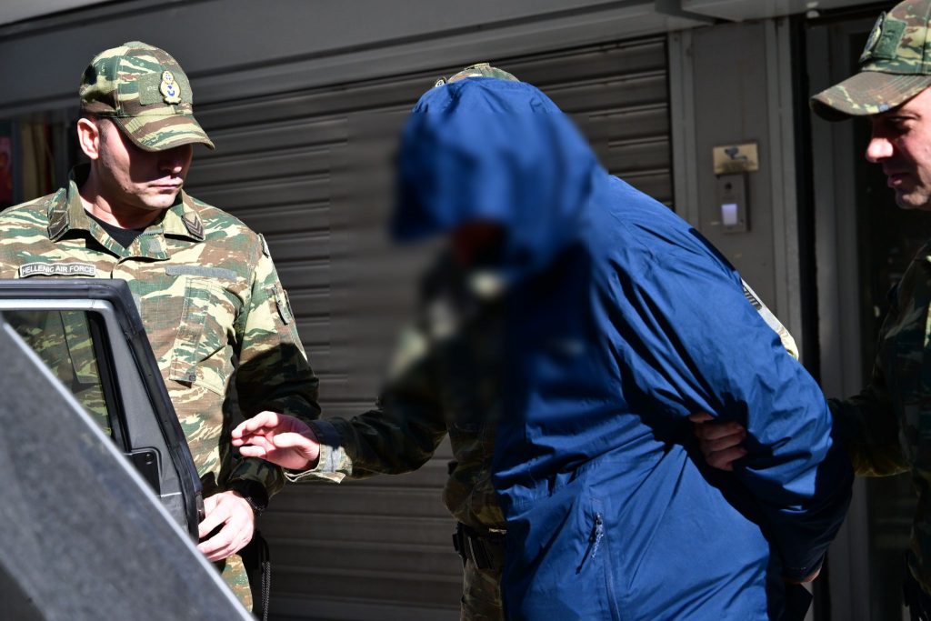 Σμήρναχος – κατάσκοπος: Μία γυναίκα ο “άνθρωπος-σκιά” στις επαφές του 54χρονου με τον κινέζο “επιχειρηματία”