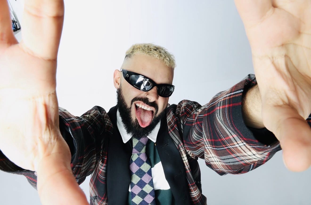 To «Ferto» κυκλοφορεί επίσημα σε όλες τις πλατφόρμες – Έτοιμος να κατακτήσει την Ευρώπη ο Akylas