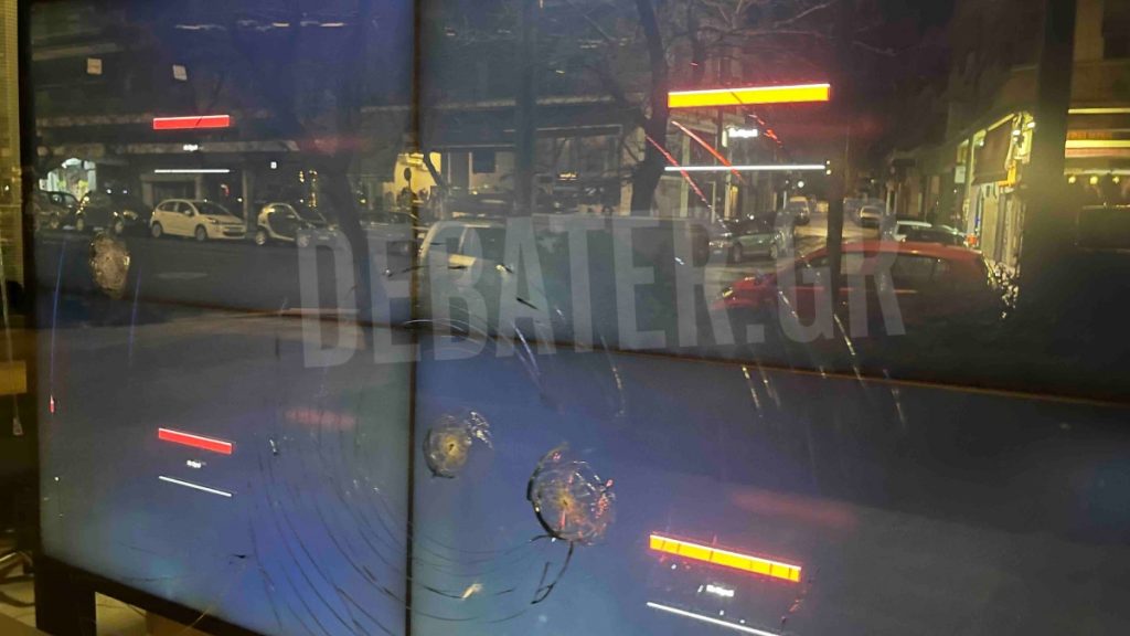 Πατησίων: Κουκουλοφόροι έκαναν “γυαλιά-καρφιά” 3 τράπεζες και ένα κατάστημα – 4 προσαγωγές