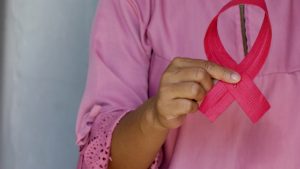 Η ζωή μετά τη διάγνωση: Πώς ο καρκίνος αλλάζει τα πάντα – και τι μας μαθαίνει