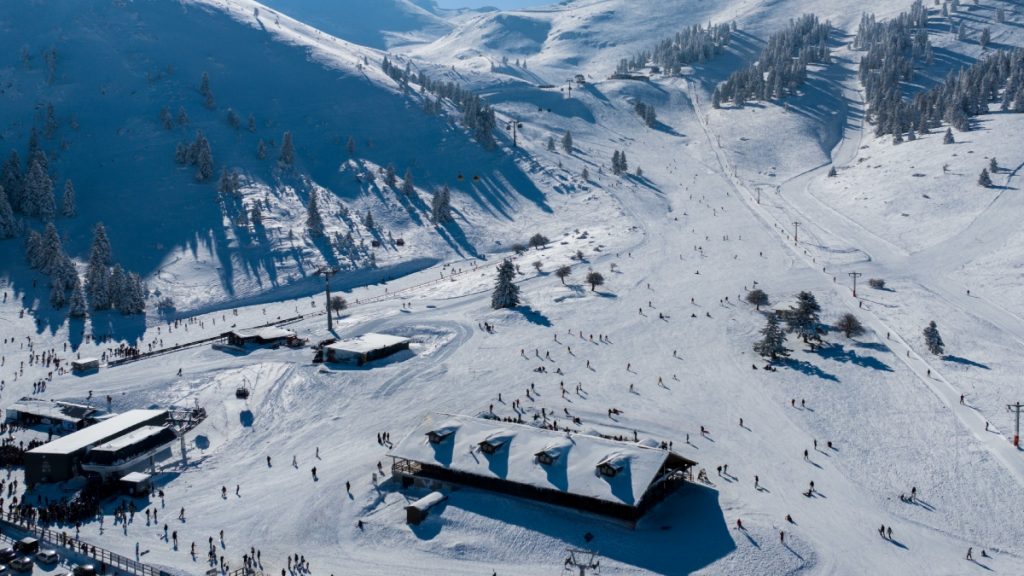 ΔΕΗ blue: 54 σημεία φόρτισης στα μεγαλύτερα χιονοδρομικά κέντρα της Ελλάδας