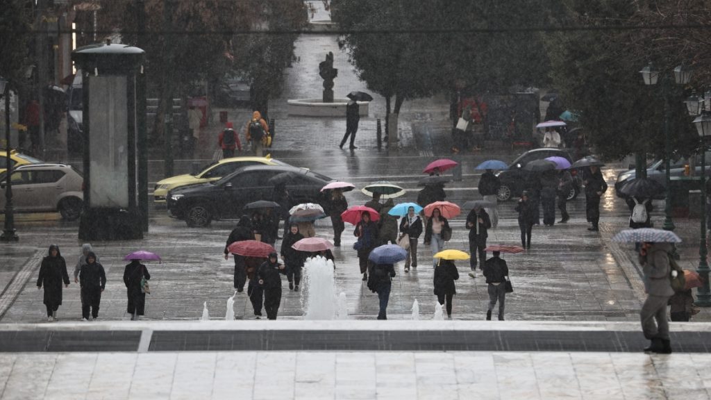 Καιρός: Παρασκευή με δυνατές βροχές και καταιγίδες – Στο “κάδρο” και η Αττική