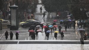 Καιρός: Παρασκευή με δυνατές βροχές και καταιγίδες – Στο “κάδρο” και η Αττική