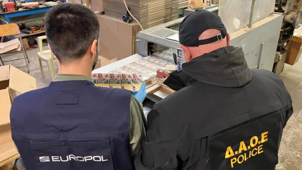 Κύκλωμα λαθραίων τσιγάρων: Πάνω από 1,5 εκατ. η ζημία για το Δημόσιο – Το modus operandi και τα συνθηματικά