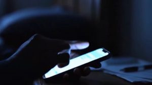 Μάστιγα οι απάτες  με “μαϊμού” SMS – “Πιο πειστικές από ποτέ λόγω AI” λένε οι ειδικοί