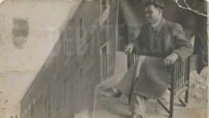 Συγκίνηση για τα ντοκουμέντα των “200”της Καισαριανής: “Αμέσως αναζήτησα το πρόσωπο του παππού μου” (Φωτογραφίες)