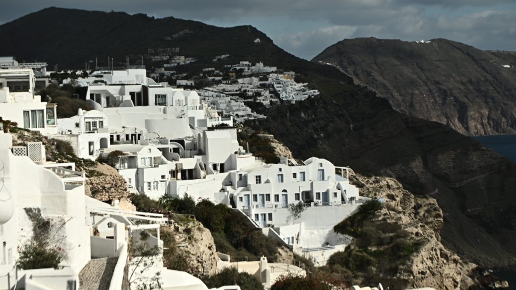 Σαντορίνη: Τα συμπεράσματα των ειδικών έναν χρόνο μετά τη σεισμο-ηφαιστειακή κρίση με τις 21.000 δονήσεις
