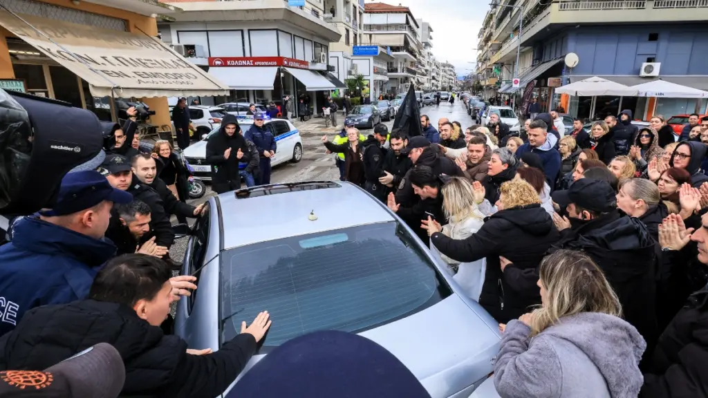 Βιολάντα: Νέες καταγγελίες εργαζομένων, “δακρύζαμε από την οσμή” – Πήρε προθεσμία για αύριο ο ιδιοκτήτης