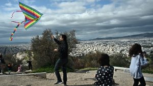 Καθαρά Δευτέρα 2026: Τα 5 καλύτερα μέρη στην Αθήνα για να πετάξεις χαρταετό