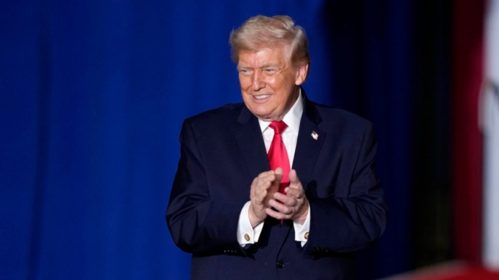 Τραμπ: “Πιο ισχυρές από ποτέ οι ελληνοαμερικανικές σχέσεις – Θέλω να επισκεφθώ την Ελλάδα”