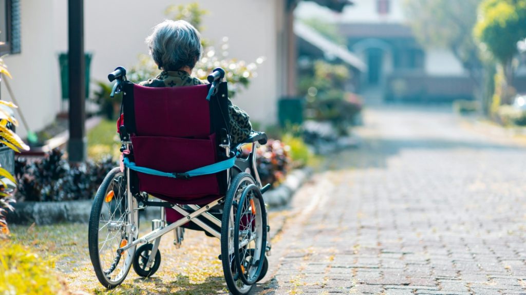 Νέα μελέτη για το Αλτσχάιμερ – Συνδέεται άμεσα με την ατμοσφαιρική ρύπανση