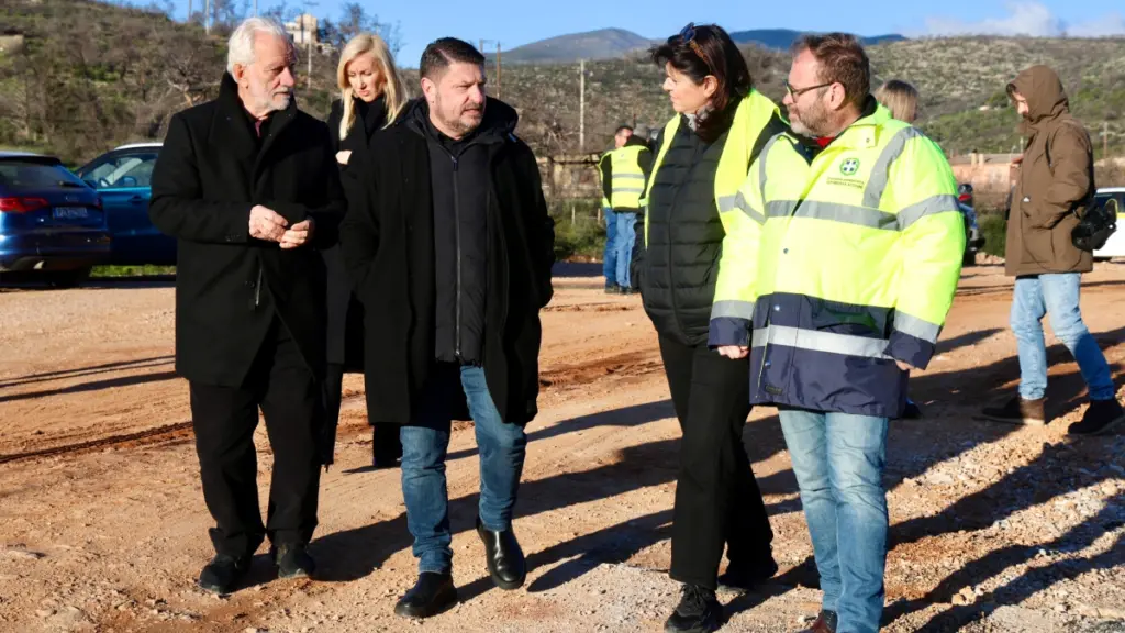 Χαρδαλιάς από Μάνδρα: “Απεγκλωβίζουμε το οδικό δίκτυο από τα ρέματα”