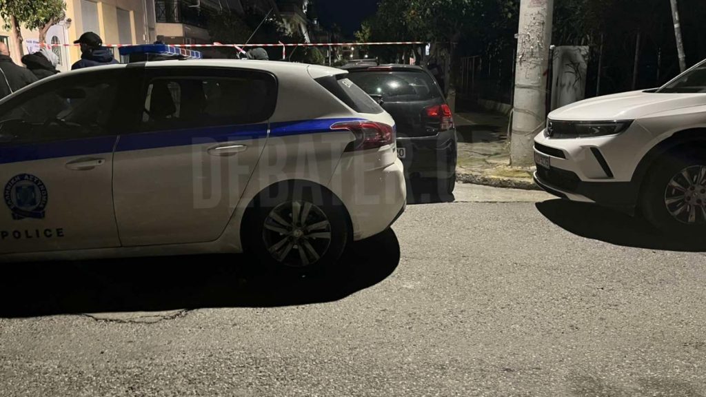 Κορυδαλλός: Ζημιές σε 6 ΙΧ και σε διαμέρισμα από έκρηξη χειροβομβίδας αμυντικού τύπου