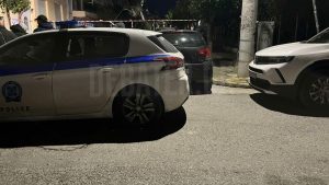 Κορυδαλλός: Ζημιές σε 6 ΙΧ και σε διαμέρισμα από έκρηξη χειροβομβίδας αμυντικού τύπου